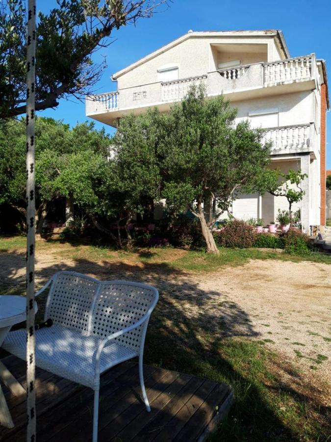 Apartments Luce-With Parking Nin Bagian luar foto