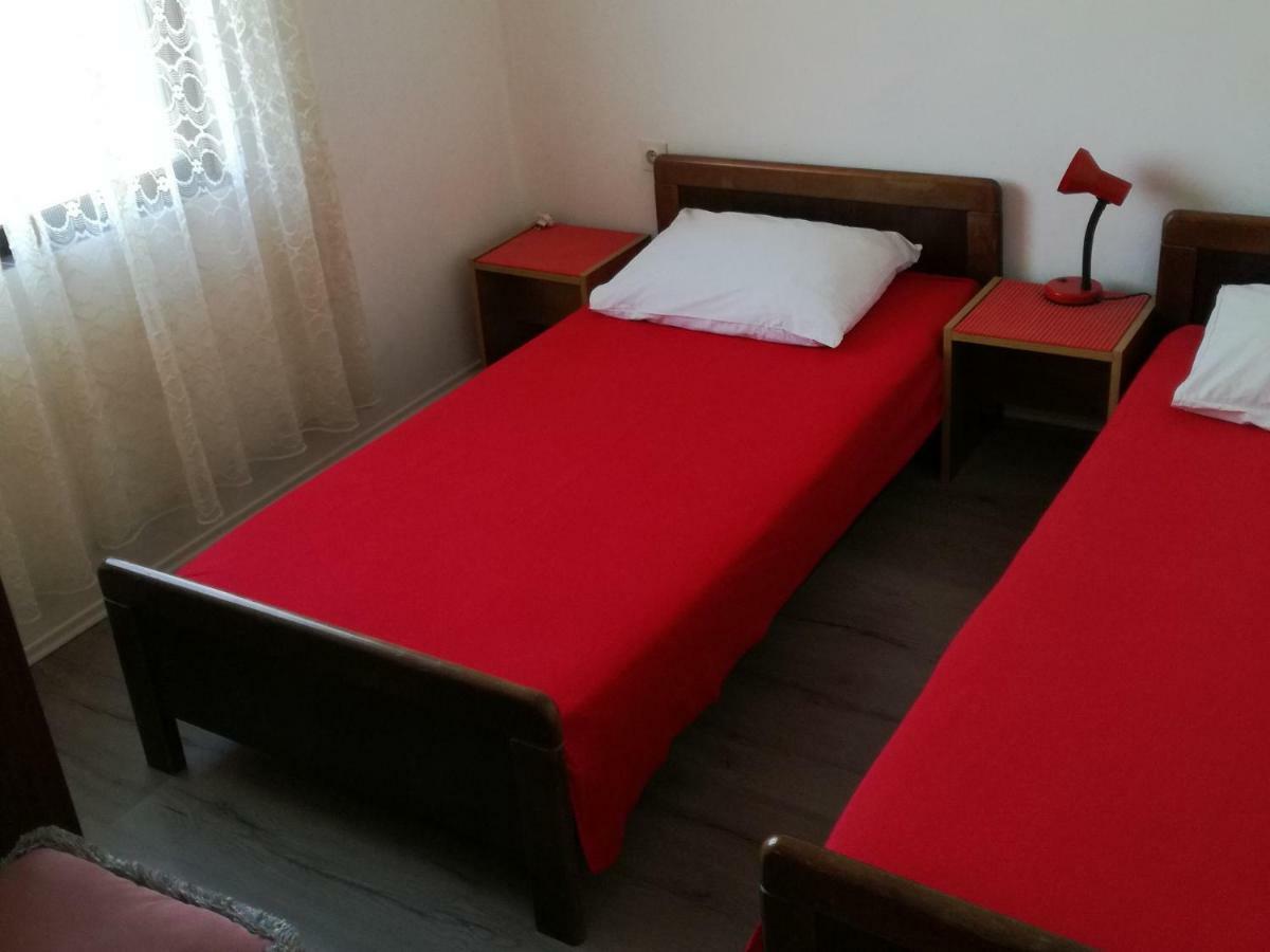 Apartments Luce-With Parking Nin Bagian luar foto