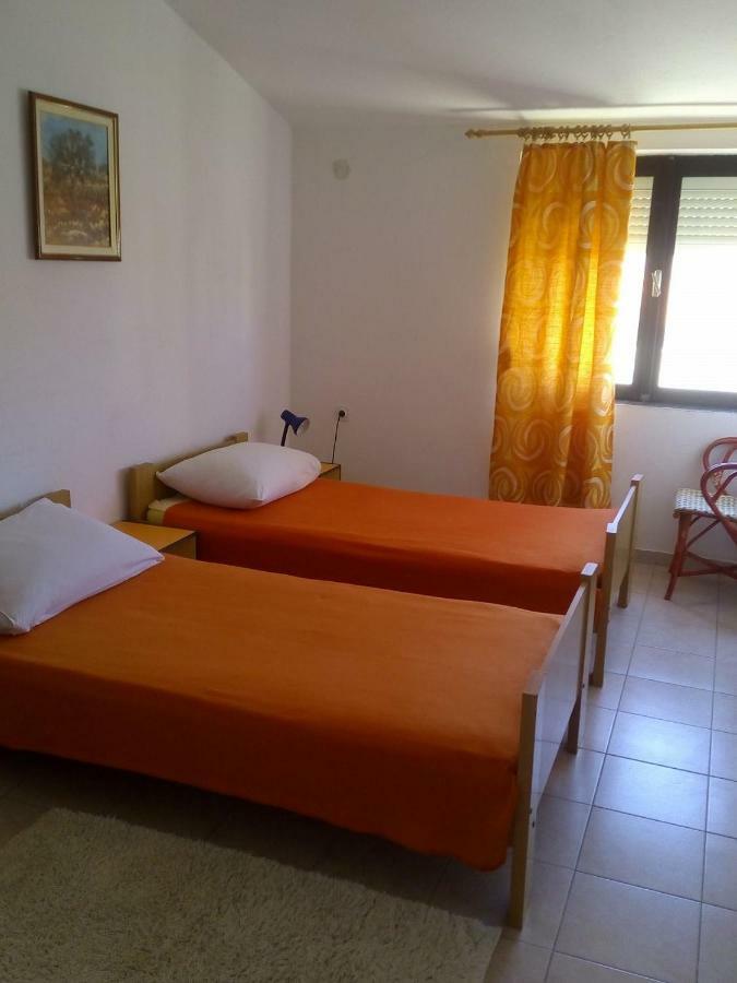 Apartments Luce-With Parking Nin Bagian luar foto