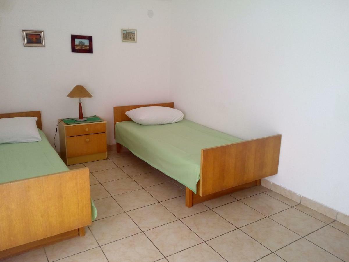 Apartments Luce-With Parking Nin Bagian luar foto